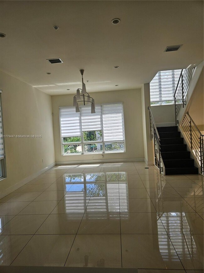 Foto del edificio - 6670 NW 105th Ct