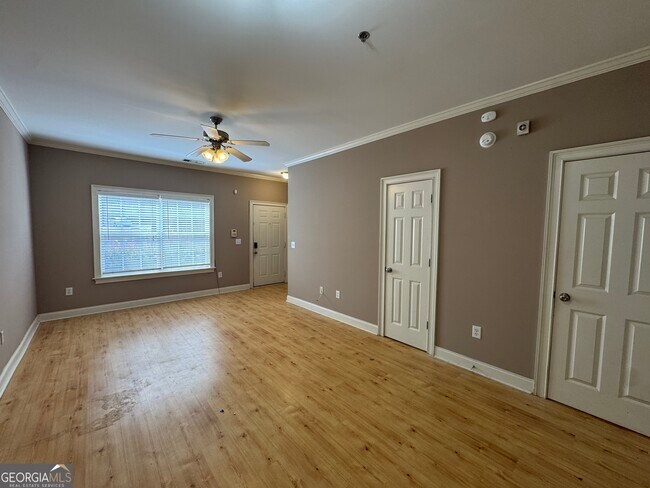 Building Photo - 460 S Barnett Shoals Rd
