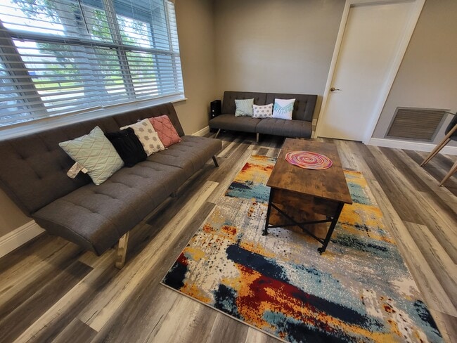 Building Photo - Lime Way