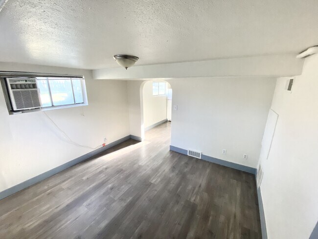 Foto del edificio - 588 W Utah Ave