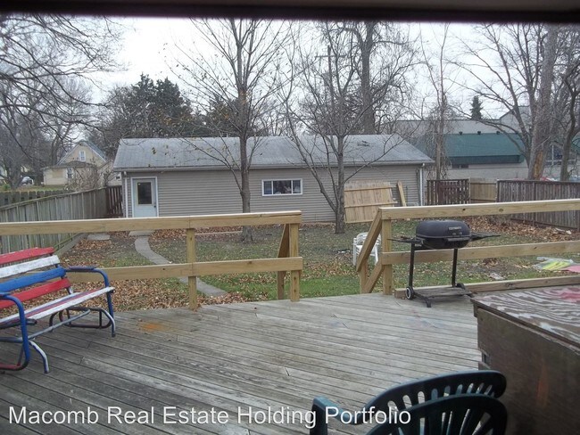 Building Photo - 4 br, 2 bath House - 811 W Adams St
