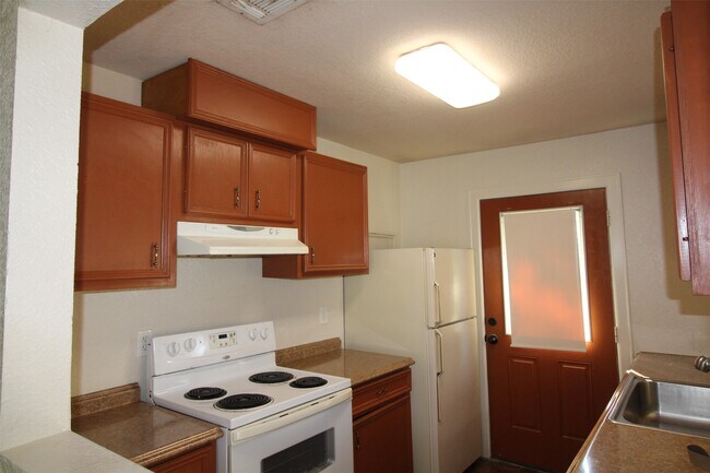 Foto del edificio - 5942 Glen Grove St