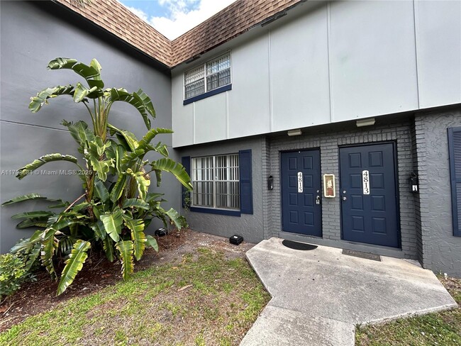 Foto del edificio - 4815 NW 9th Dr