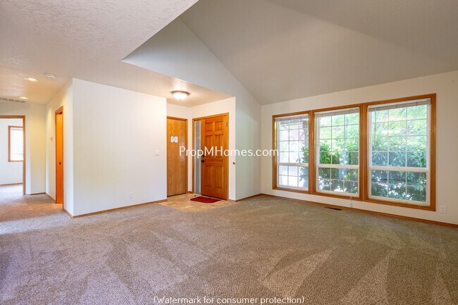 Photo - Three Bedroom Ranch In Aloha On Peaceful C... House