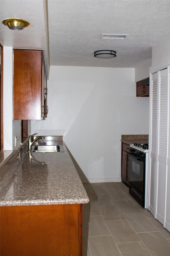 Foto del edificio - 15347 E Barbara Cir