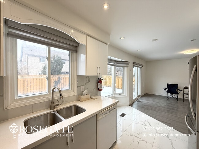 Building Photo - Spacious 4-Bedroom Detached Home with Garage & 3 Parking in Brampton