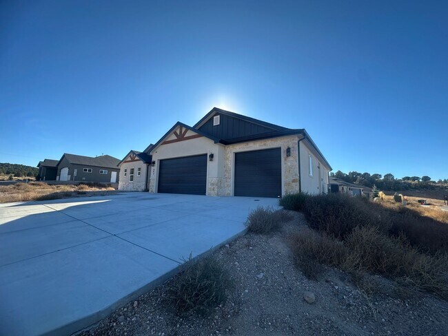 Building Photo - Beautiful New 4 Bedroom Home in Cedar City!
