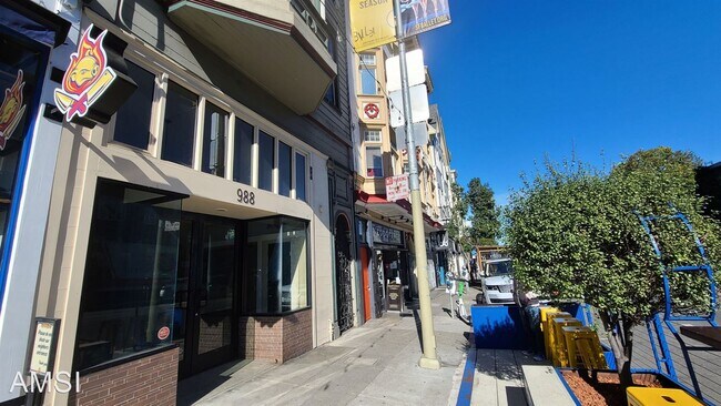 Building Photo - 1 br, 1 bath House - 988 Valencia St