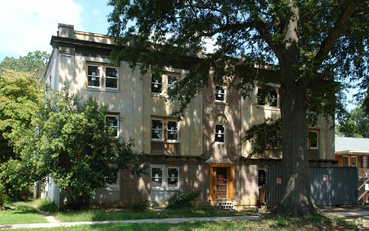 Foto del edificio - Trinity Apartments