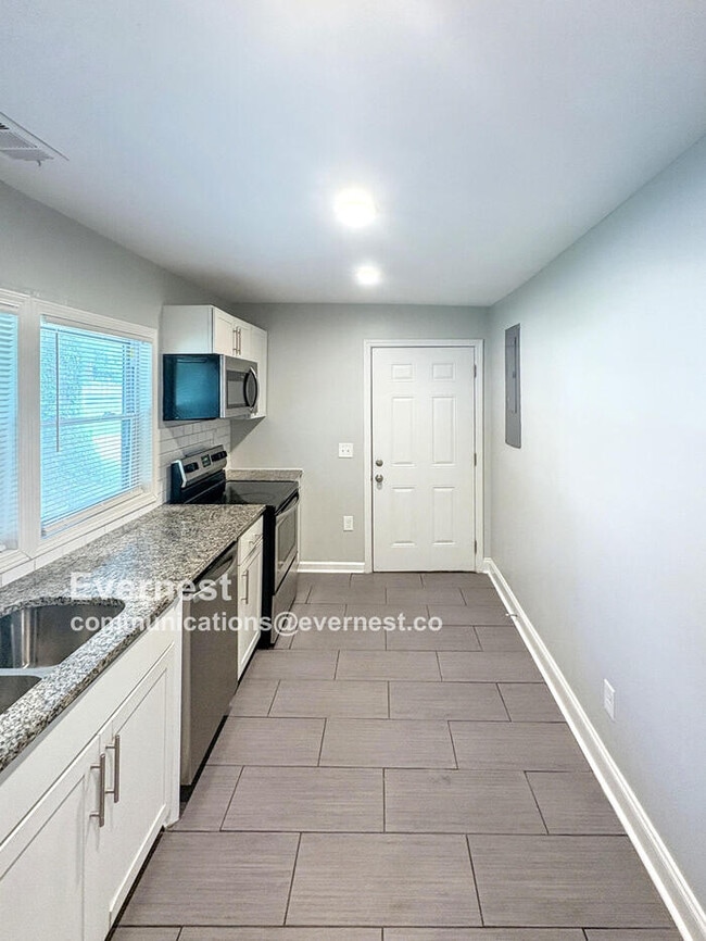Foto del edificio - 2228 Jernigan Dr SE