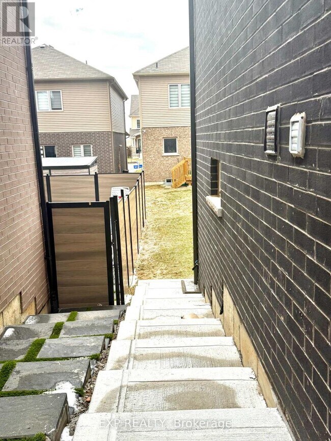 Building Photo - 11 Flagg Ave