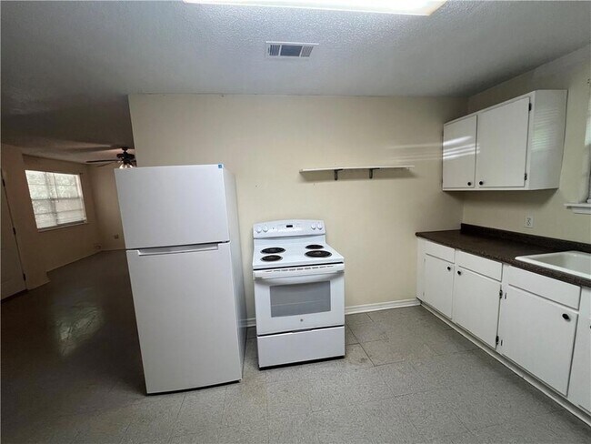 Foto del edificio - 65087 Mitchell St