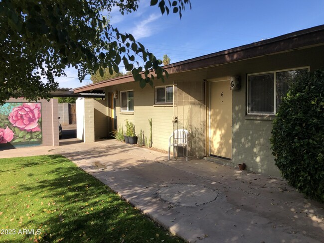 Building Photo - 2020 S Granada Dr
