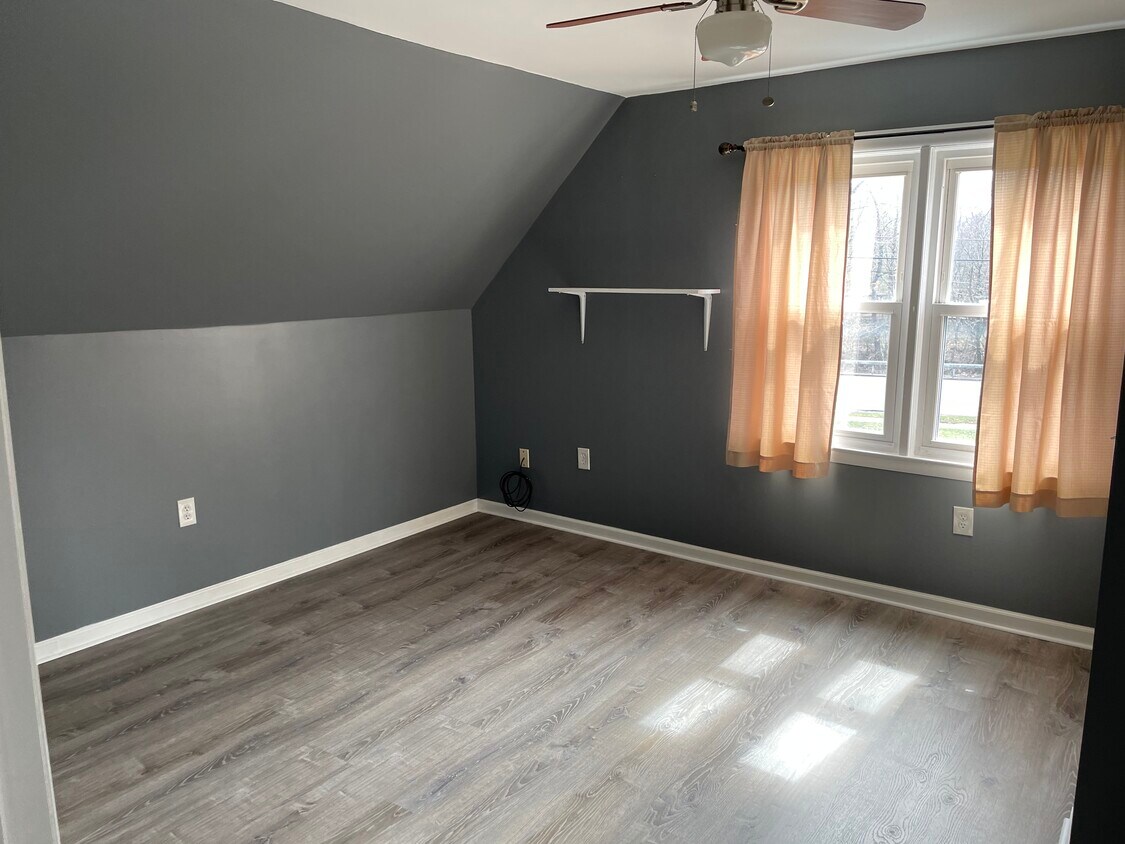 Foto principal - 3566 Clinton St