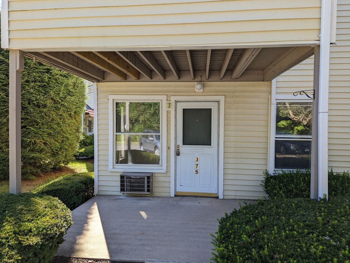 375 E Mitchell Ave, Cheshire, CT 06410 House Rental in Cheshire, CT