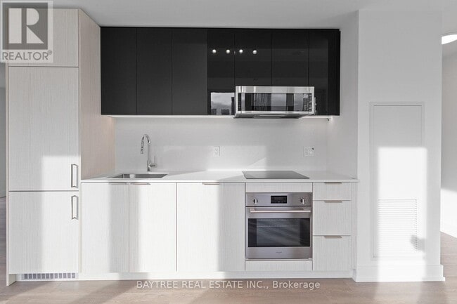 Building Photo - 308 Jarvis St