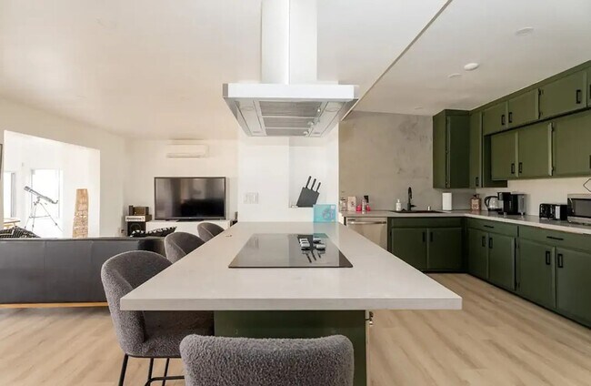 Foto del edificio - 56290 Eureka Rd