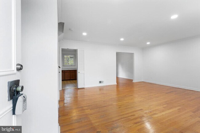 Building Photo - 4218 Willow Woods Dr