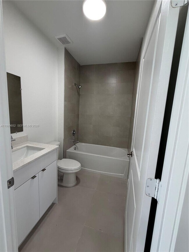 Foto del edificio - 8034 NW 14th Pl