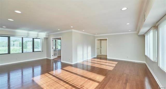 Building Photo - 250 S Brentwood Blvd