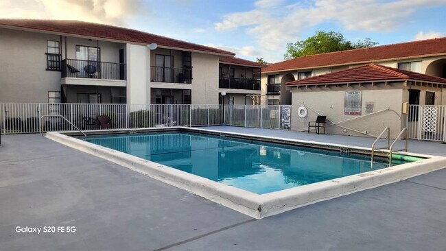 Foto del edificio - 11783 NW 30th St