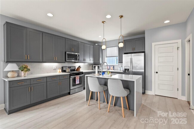 Foto del edificio - 208 Walnut Ave