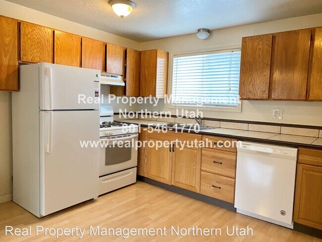 Foto del edificio - 1525 North Marilyn Dr.