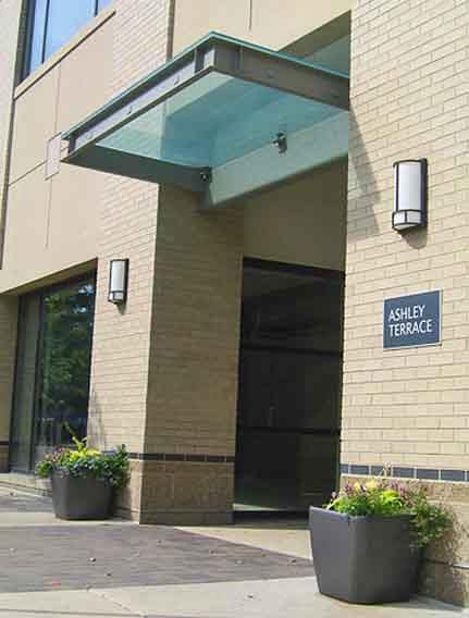 Foto del edificio - 111 N Ashley St