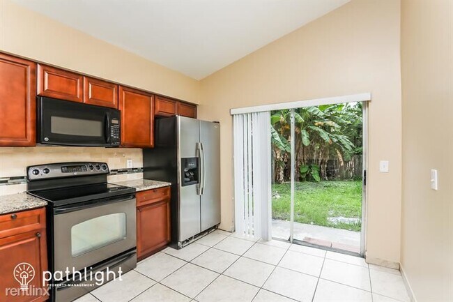 Building Photo - 3 br, 2 bath House - 9760 Piney Point Cir ...