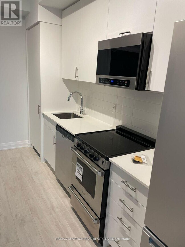 Photo du bâtiment - 412 Silver Maple Rd