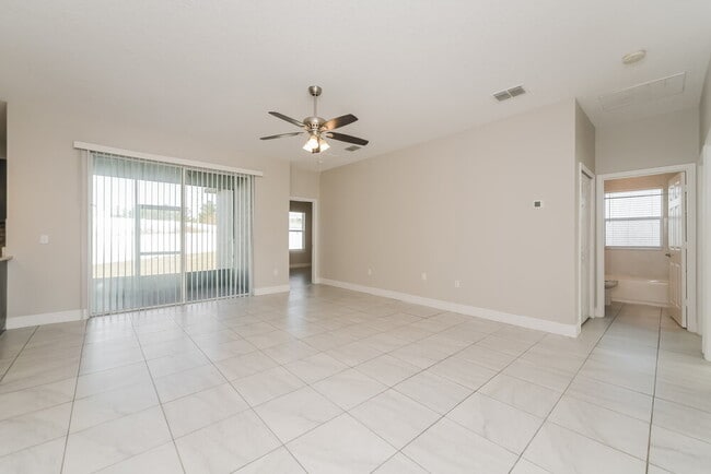 Building Photo - 1424 Kissimmee Ct