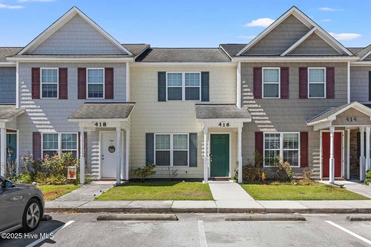 Primary Photo - 2 Bed Townhome In Carolina Forest!