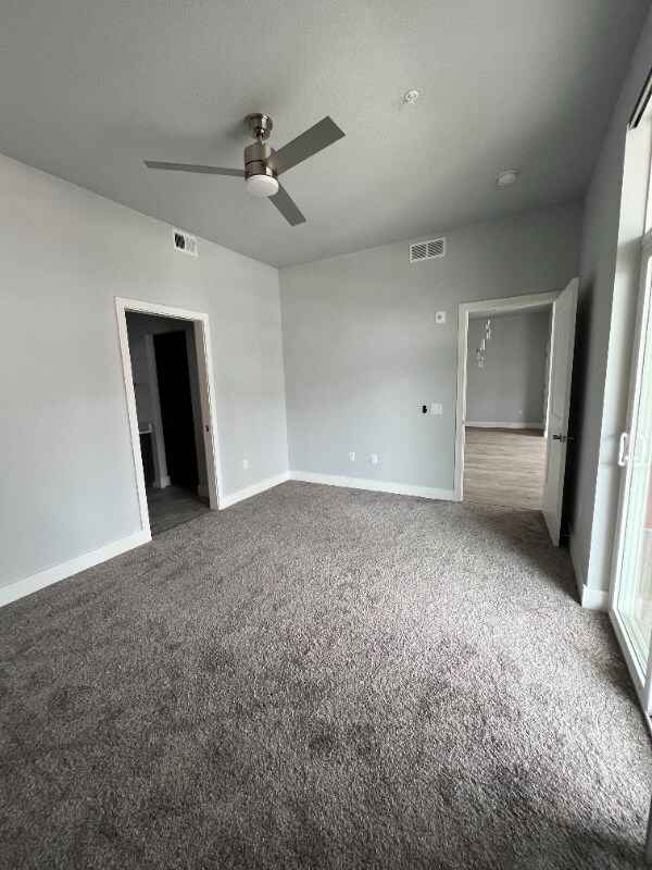 Building Photo - 909 Blondel St
