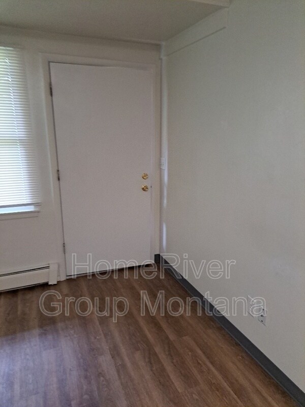 Foto del edificio - 707 SW Higgins Ave