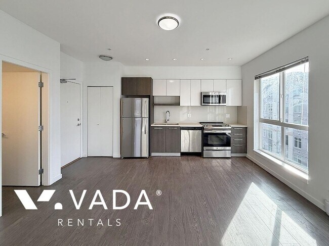 Photo du bâtiment - Venue 2 Bedroom Apartment Rental 305-13768 108 Ave Surrey: VADAPM.com