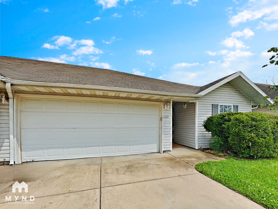 Foto principal - 1112 S Clifton Ave