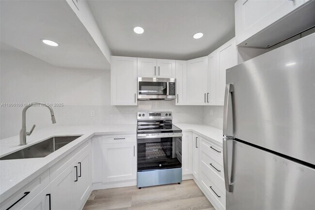 Foto del edificio - 10805 NW 7th St