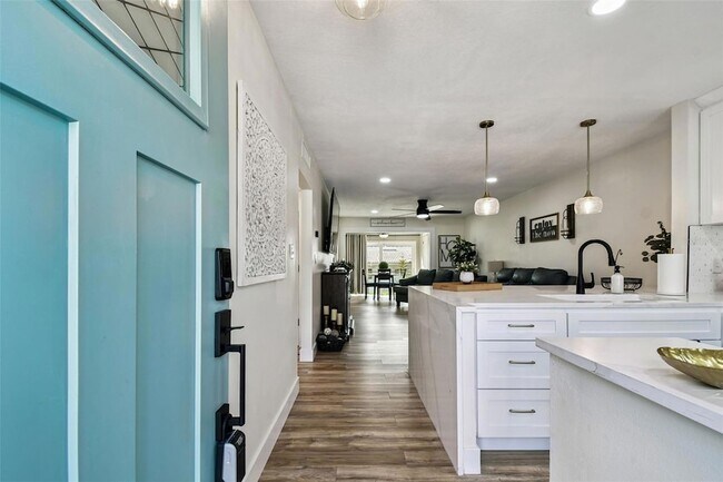 Foto del edificio - 9032 Mission Oaks Blvd