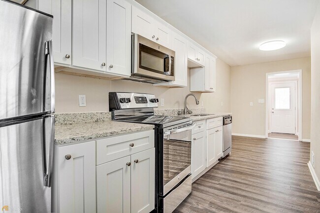 Building Photo - 2886 Belleau Ln SE