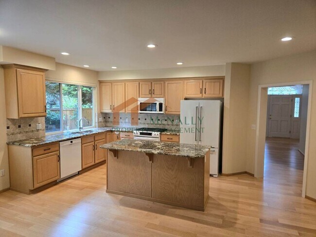Foto del edificio - Spacious 3-Bedroom Home in the Gated Bridge Estate Community