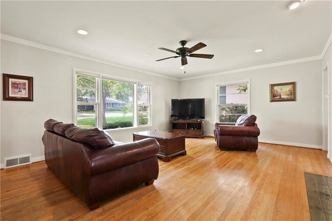 Foto del edificio - 7136 Cornelia Ln