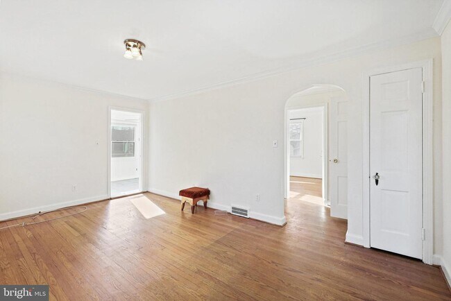 Building Photo - 2705 Schooley Dr