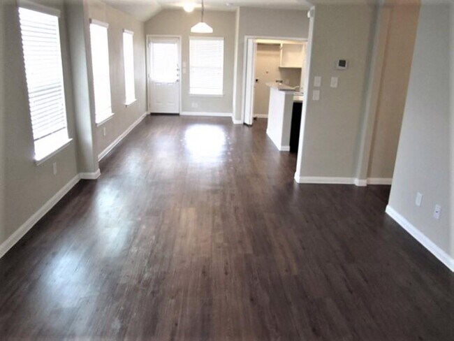 Building Photo - 22327 Queenbury Hills Dr