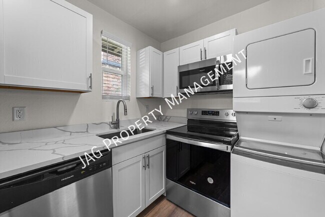 Foto del edificio - 1078 Day Ave