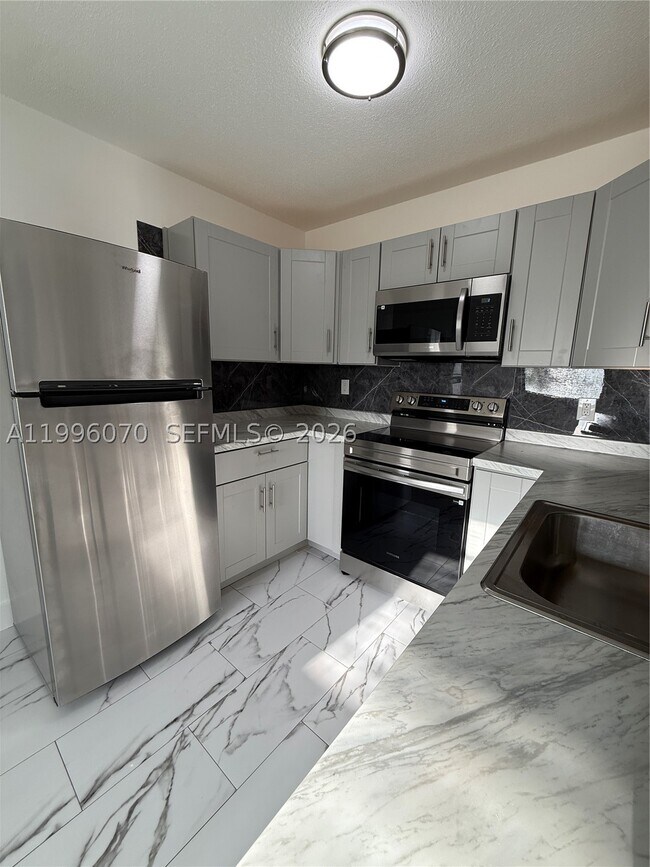 Foto del edificio - 6071 SW 33rd St