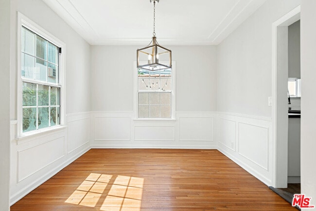 Building Photo - 823 N Edinburgh Ave