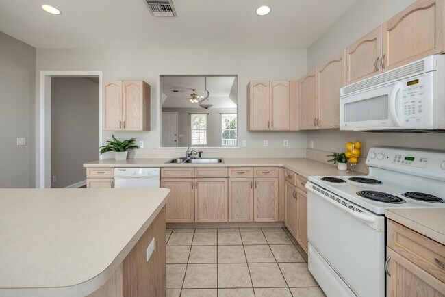 Foto del edificio - 3570 Four Oaks Blvd