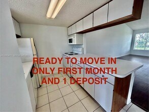 Building Photo - 6292 La Costa Dr