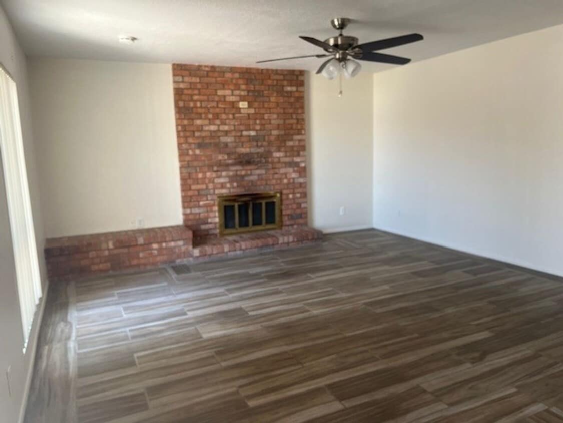 Building Photo - 675 Ridgecrest Dr