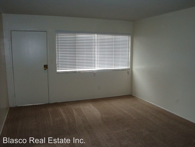 Building Photo - 322 E El Morado Ct